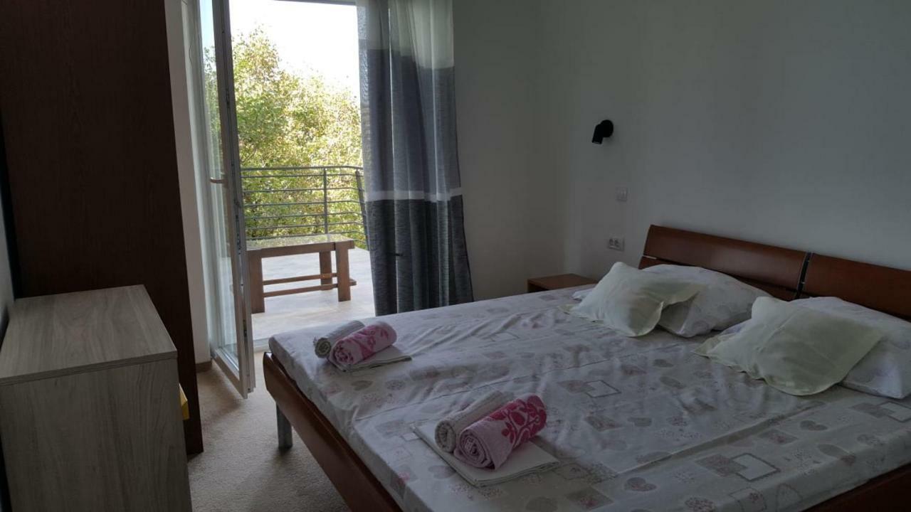 Holiday House Maretta - Apartment No 1 Lukovo Sugarje Exterior photo