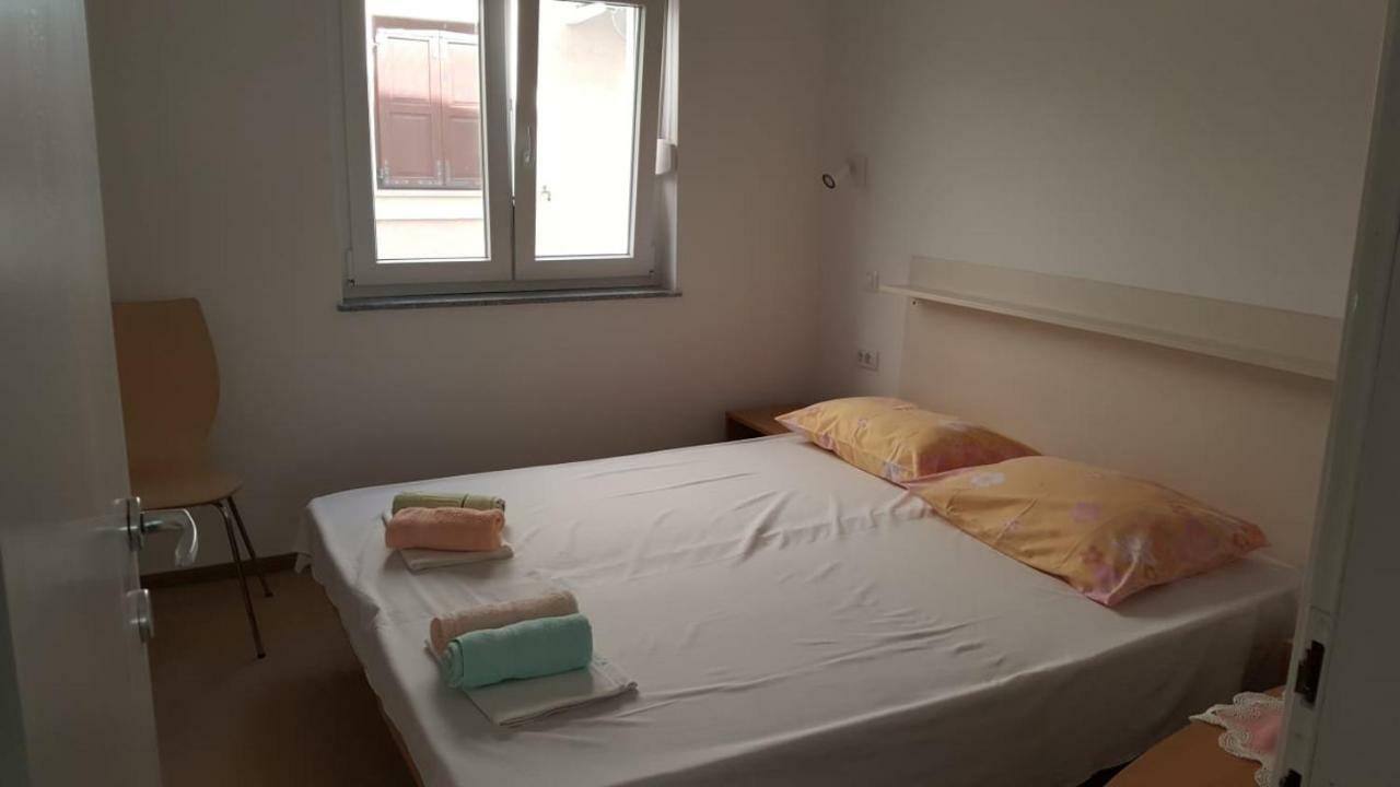 Holiday House Maretta - Apartment No 1 Lukovo Sugarje Exterior photo